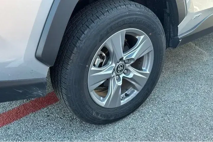 $34991 : Toyota RAV4 Hybrid 2025 AWD image 4