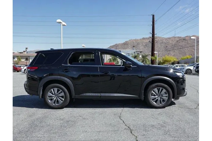 $30998 : Nissan Pathfinder 2025 S 4dr image 3