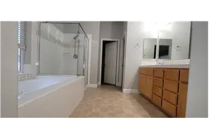 $3800 : Rental property with 5 bedro image 10