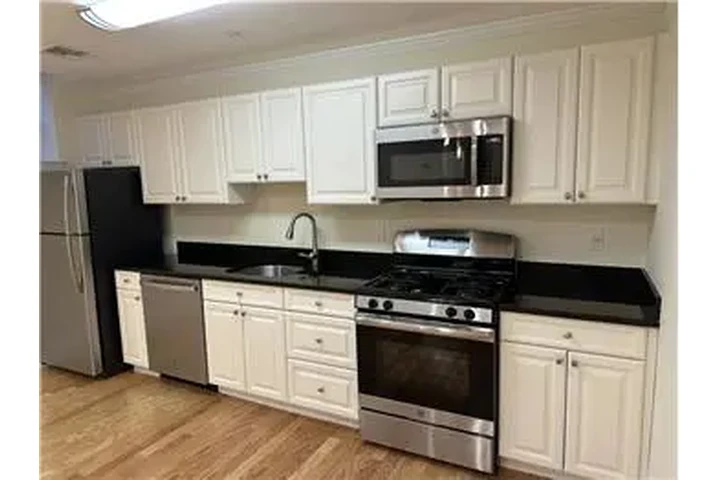 $2885 : Rental property with 1 bedro image 4