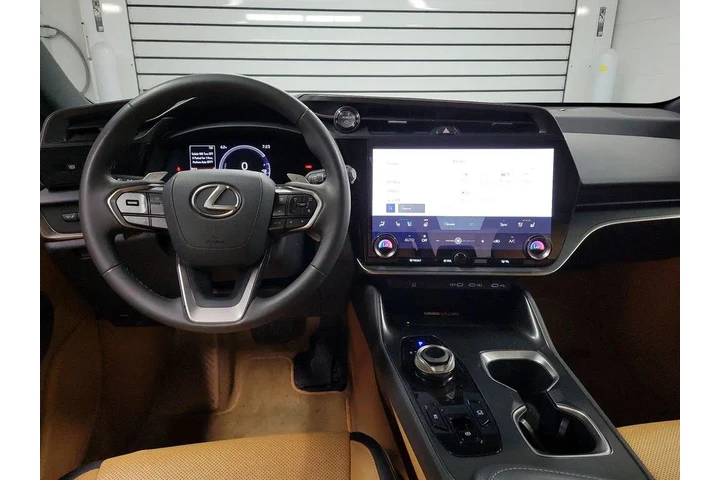 $36998 : Lexus RZ 300e 2024 Premium 4 image 9