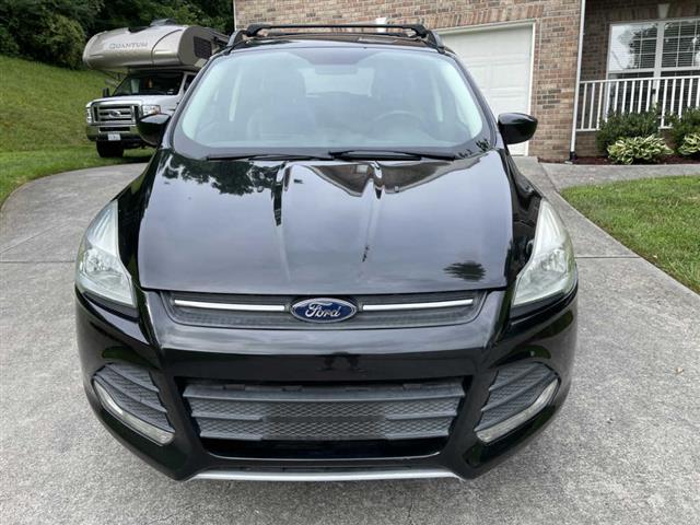 $6000 : 2015 Ford Escape SE image 1