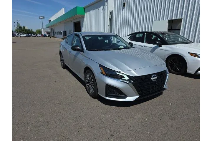 $19775 : Nissan Altima 2024 2.5 SV 4d image 1