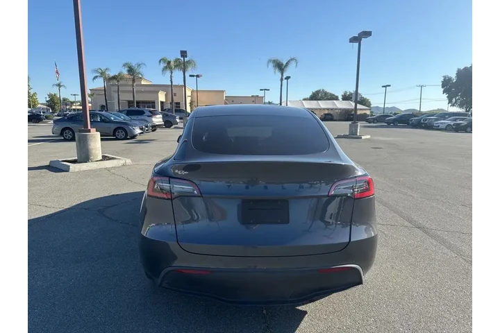 $25482 : Tesla Model Y 2021 AWD Long image 7