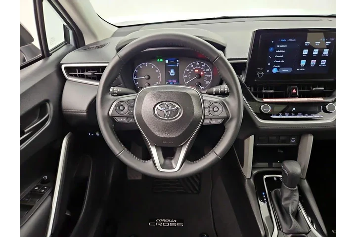 $27998 : Toyota Corolla Cross 2025 LE image 10
