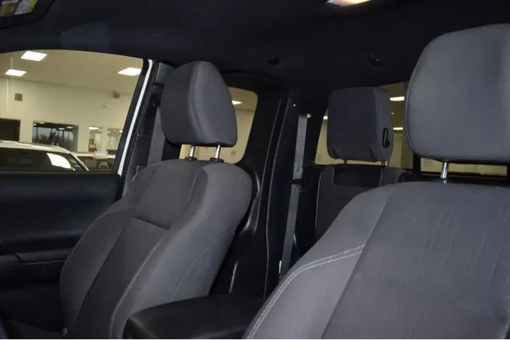 $250000 : TOYOTA TACOMA 2 016 image 1