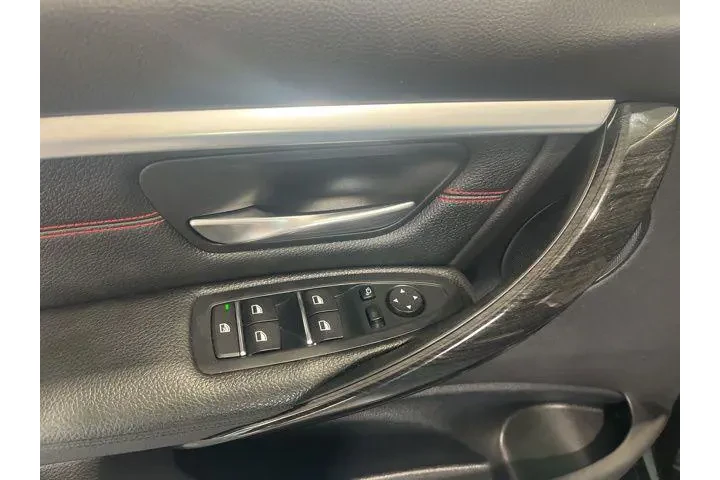 $17067 : BMW 3 Series 2018 AWD 330i x image 10