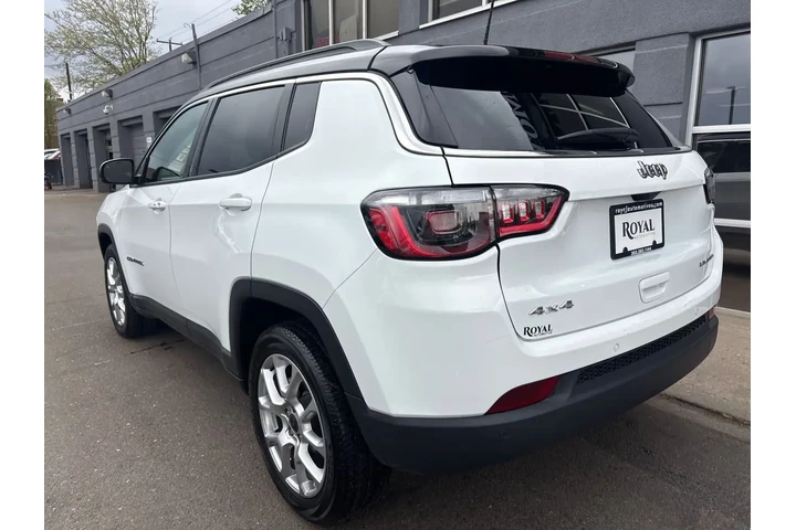 $24995 : 2025 Compass Limited 4x4 image 4