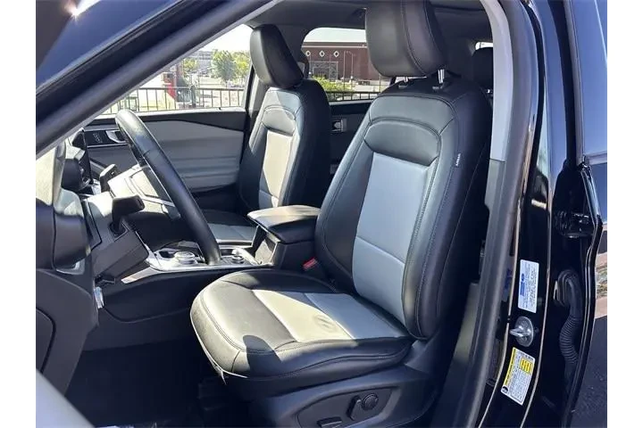 $31900 : Ford Explorer 2023 AWD XLT 4 image 3