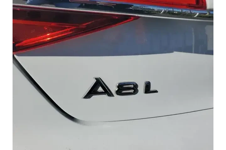 $17490 : Audi A8 L 2017 AWD 3.0T quat image 5