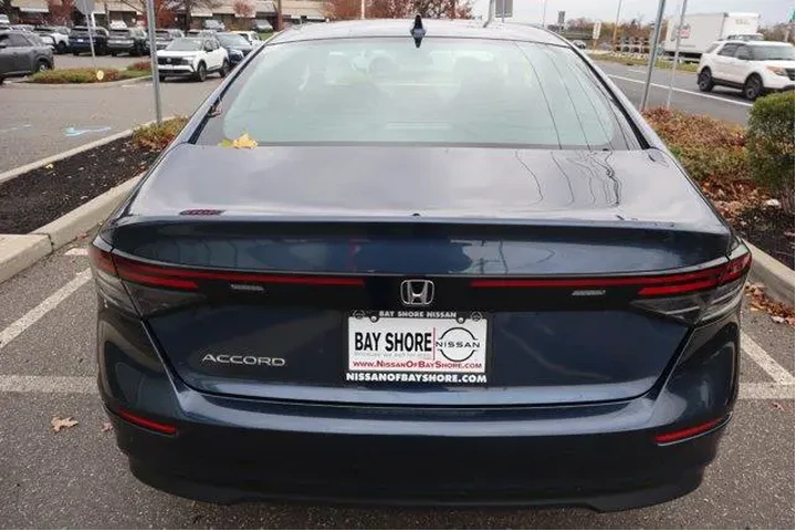 $22929 : Honda Accord 2023 EX 4dr Sed image 6