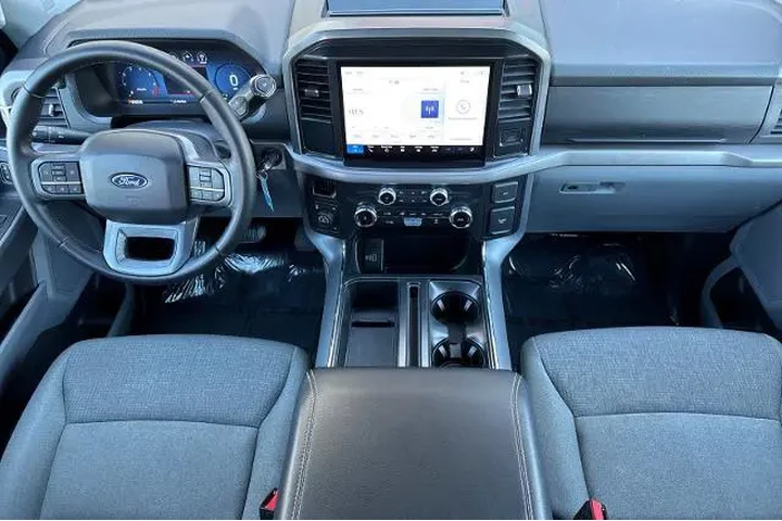 $39990 : Ford F-150 2025 4x4 XLT 4dr image 5