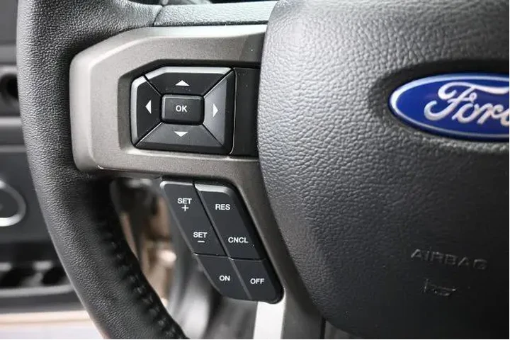 $28991 : Ford Expedition 2020 4x2 XLT image 6