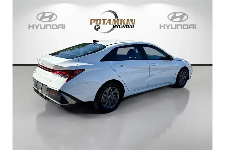$18340 : Hyundai ELANTRA 2024 SEL 4dr image 5