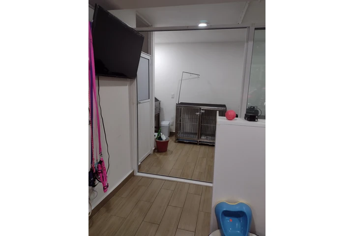 $90 : Traspaso excelente estética ca image 1
