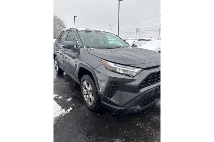 $26724 : Toyota RAV4 2023 AWD XLE 4dr image 5