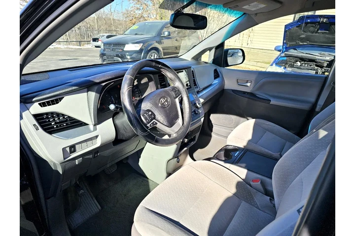 $10900 : 2015 Sienna LE FWD 8-Passenge image 6