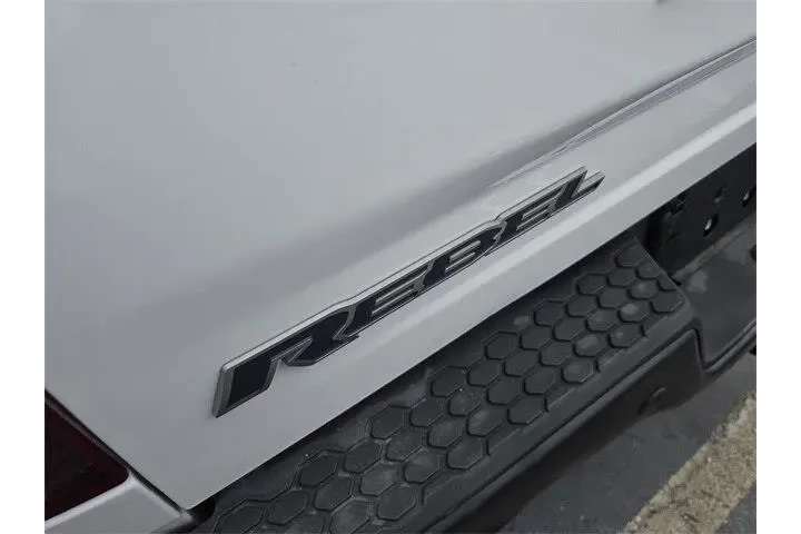 $24990 : Ram 1500 2018 4x4 Rebel 4dr image 6