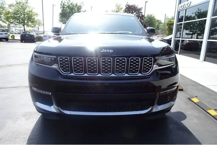 $38999 : 2021 Grand Cherokee L image 3