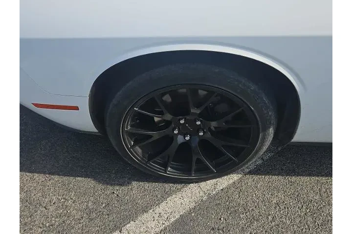 $12500 : Dodge Challenger 2015 SXT 2d image 3