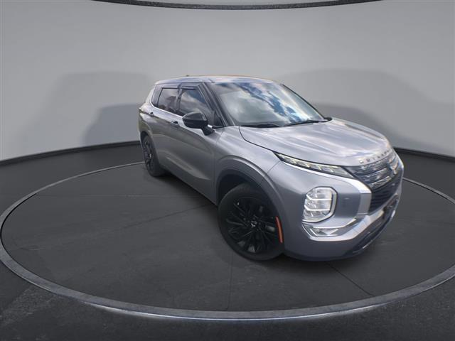 $25300 : PRE-OWNED 2022 MITSUBISHI OUT image 2