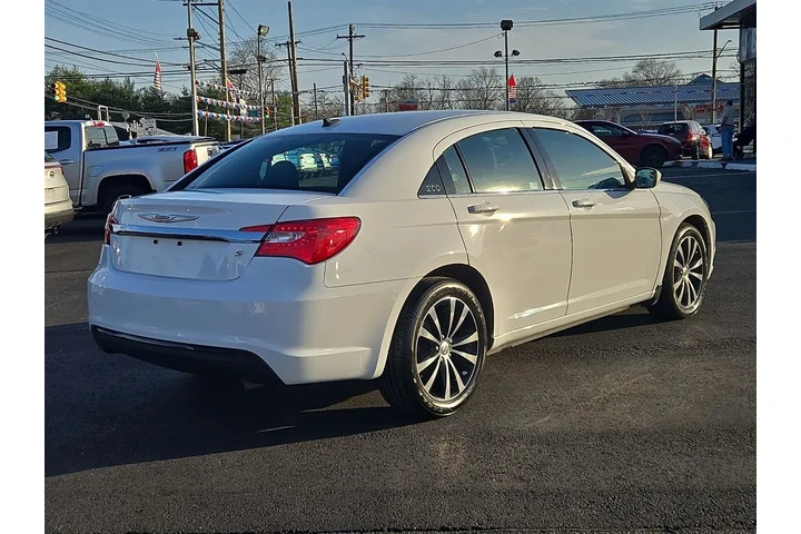 $11900 : 2014 200 Touring image 7