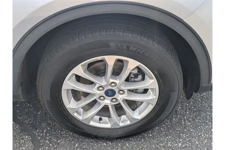 $19988 : Ford Escape 2022 AWD SE 4dr image 9