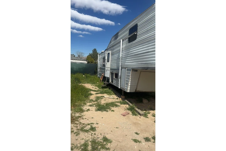 $950 : Rento traila en Victorville.ca image 1