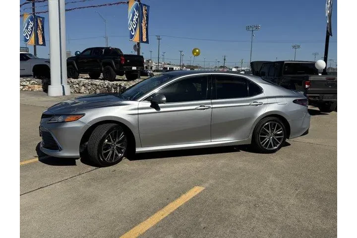 $28883 : Toyota Camry 2024 XLE 4dr Se image 8