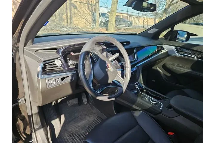 $37987 : Cadillac XT6 2024 Premium Lu image 5
