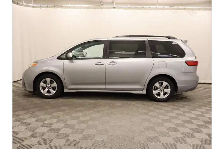 $14753 : Toyota Sienna 2018 LE 7-Pass image 2