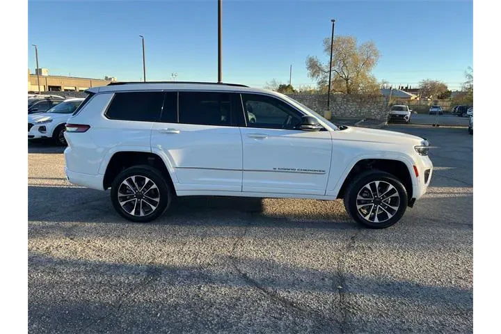 $38556 : Jeep Grand Cherokee L 2023 4 image 9
