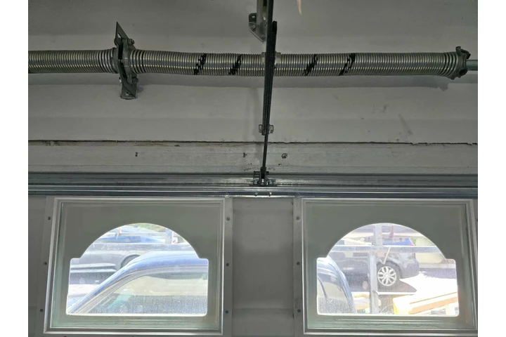 Garage door top section suppor image 3