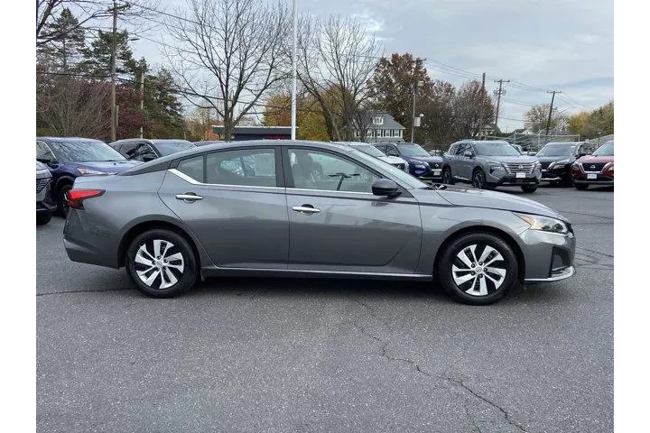 $20350 : Nissan Altima 2025 2.5 S 4dr image 3