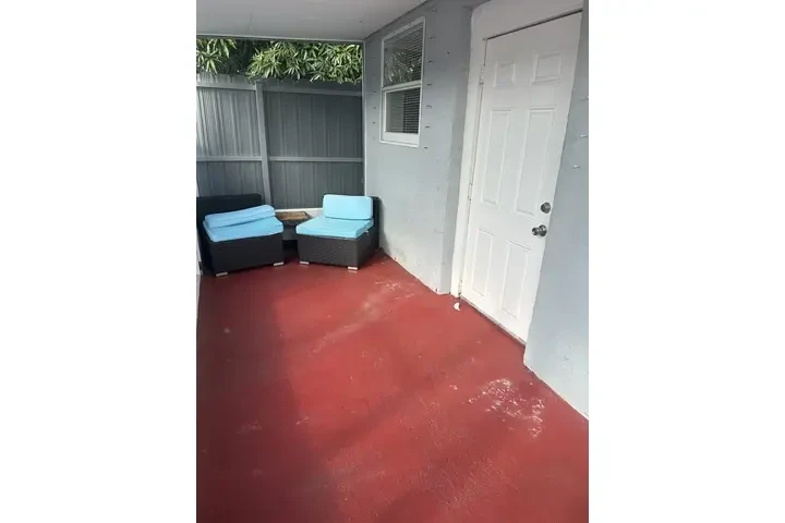 $1700 : Renta efficiency /  un cuarto image 9