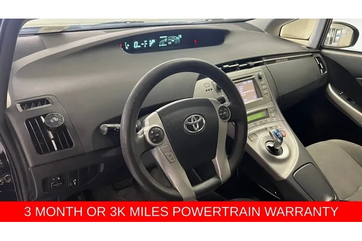$11988 : 2015 Prius Two image 10