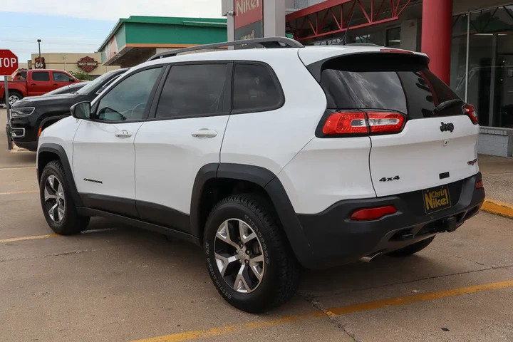 $15587 : 2015 Cherokee 4WD 4dr Trailha image 6