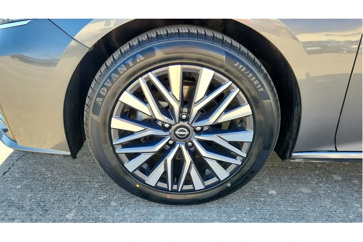 $17714 : Nissan Altima 2024 2.5 SV 4d image 9