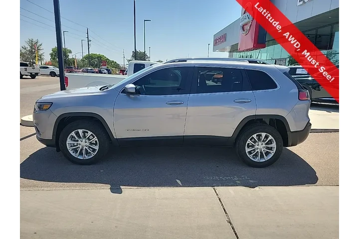 Jeep Cherokee 2019 4x4 Latit image 4