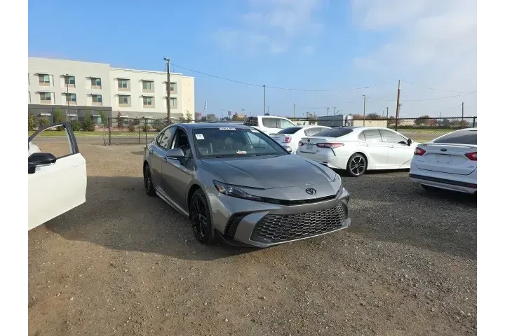 $32800 : Toyota Camry 2025 SE 4dr Sed image 1