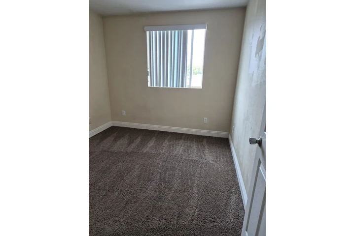 $850 : Un Cuarto En Renta image 1