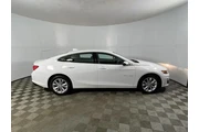 $18957 : Chevrolet Malibu 2024 LT 4dr thumbnail