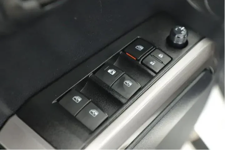 $27994 : Toyota Tacoma 2021 4x2 SR5 4 image 9