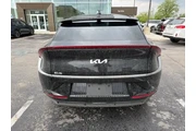 $28766 : Kia EV6 2024 AWD Wind 4dr Cr thumbnail