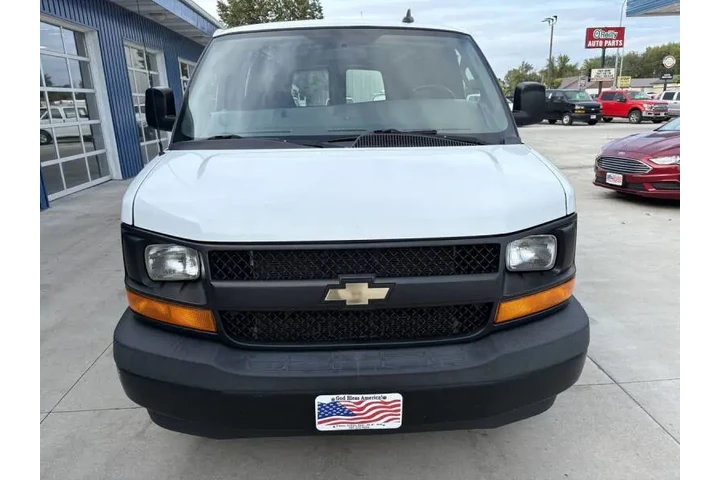 $18990 : 2017 Express 2500 image 4