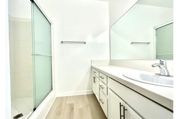 $2895 : Los Angeles image 9