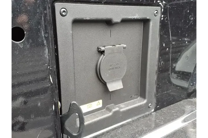 $39423 : Ford F-150 2023 4x4 XLT 4dr image 6