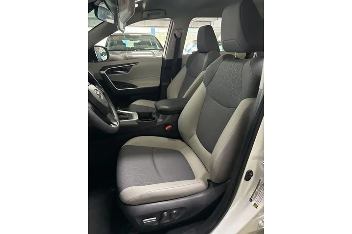 $30995 : Toyota RAV4 2024 XLE 4dr SUV image 5