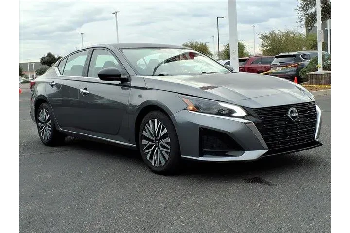 $18777 : Nissan Altima 2024 2.5 SV 4d image 7