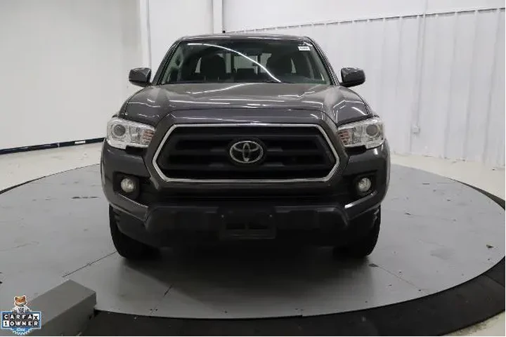 $30995 : Toyota Tacoma 2023 4x2 SR5 4 image 9